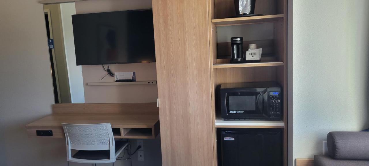 Microtel Inn & Suites By Wyndham Fountain Fort Carson エクステリア 写真