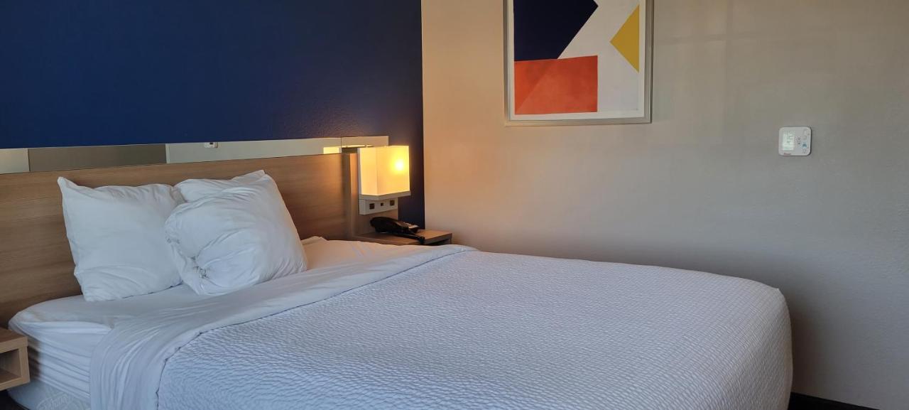 Microtel Inn & Suites By Wyndham Fountain Fort Carson エクステリア 写真