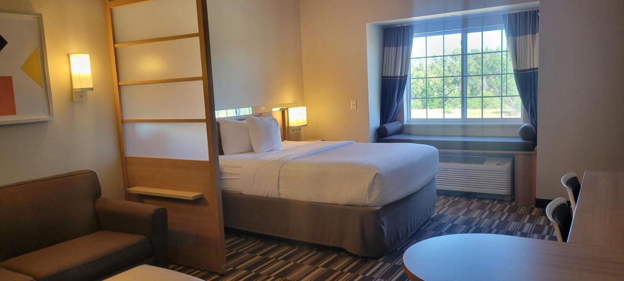 Microtel Inn & Suites By Wyndham Fountain Fort Carson エクステリア 写真