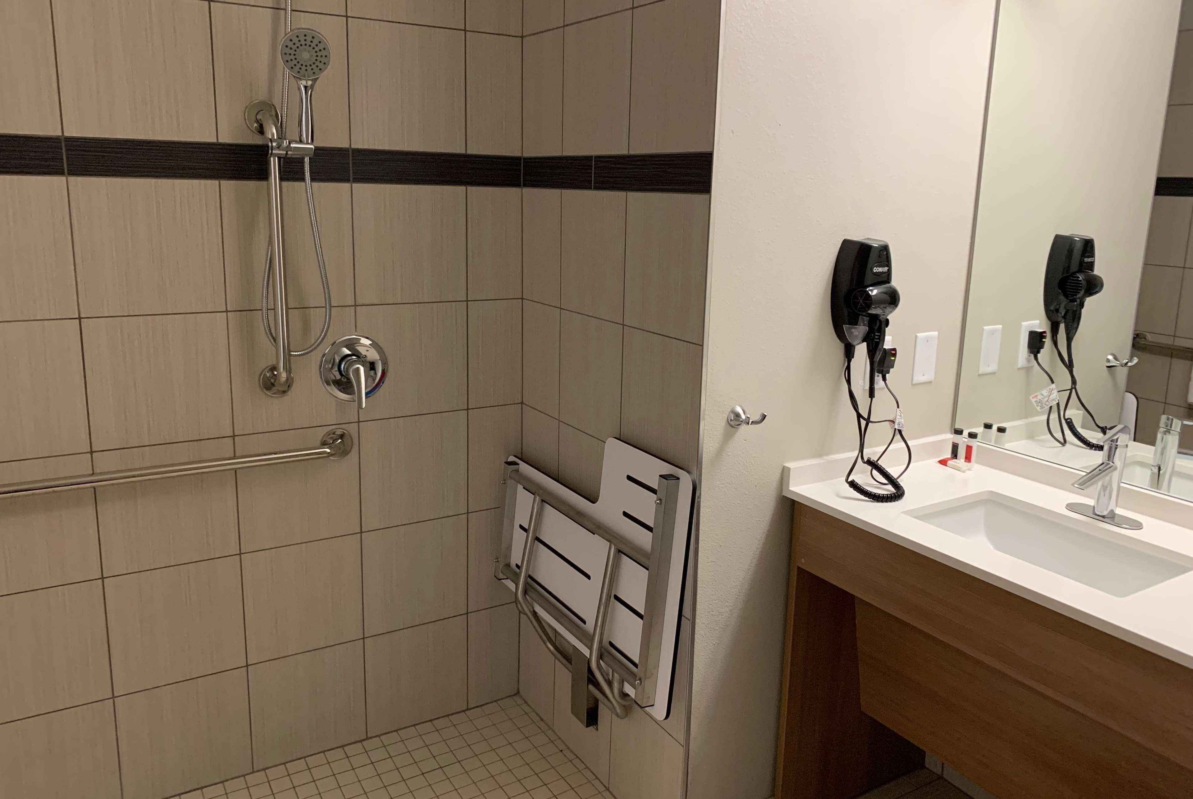 Microtel Inn & Suites By Wyndham Fountain Fort Carson エクステリア 写真